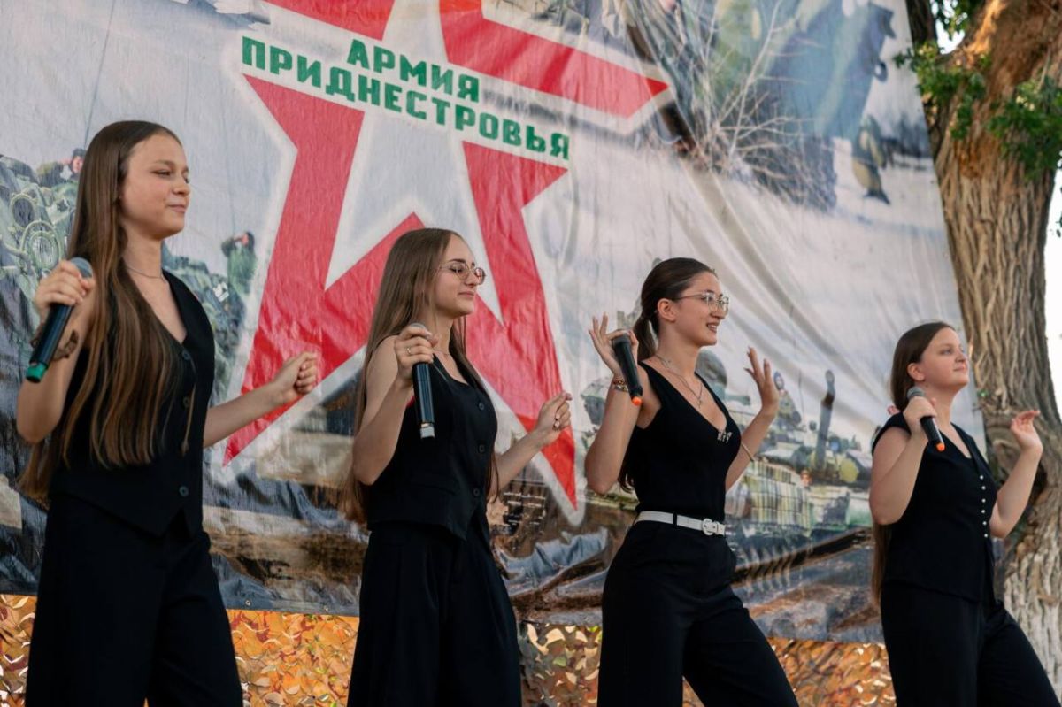 НОВОБРАНЦЫ ВСТРЕТИЛИ БЕНДЕРСКИЕ ТВОРЧЕСКИЕ КОЛЛЕКТИВЫ НОВОБРАНЦЫ ВСТРЕТИЛИ БЕНДЕРСКИЕ ТВОРЧЕСКИЕ КОЛЛЕКТИВЫ