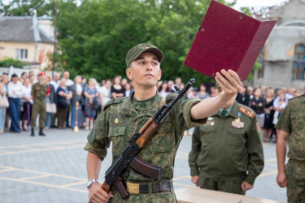 СТУДЕНТЫ ВОЕННОГО ИНСТИТУТА ПРИНЯЛИ ВОЕННУЮ ПРИСЯГУ СТУДЕНТЫ ВОЕННОГО ИНСТИТУТА ПРИНЯЛИ ВОЕННУЮ ПРИСЯГУ