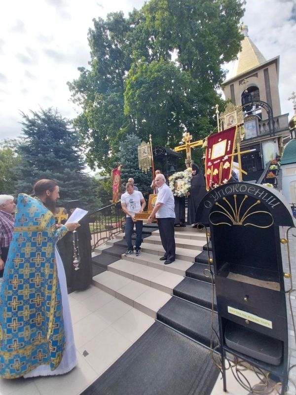 Сегодня, в день празднования иконы Божией Матери Владимирской, в монастыре Петра и Павла в Бендерах, отмечали малый престольный праздник