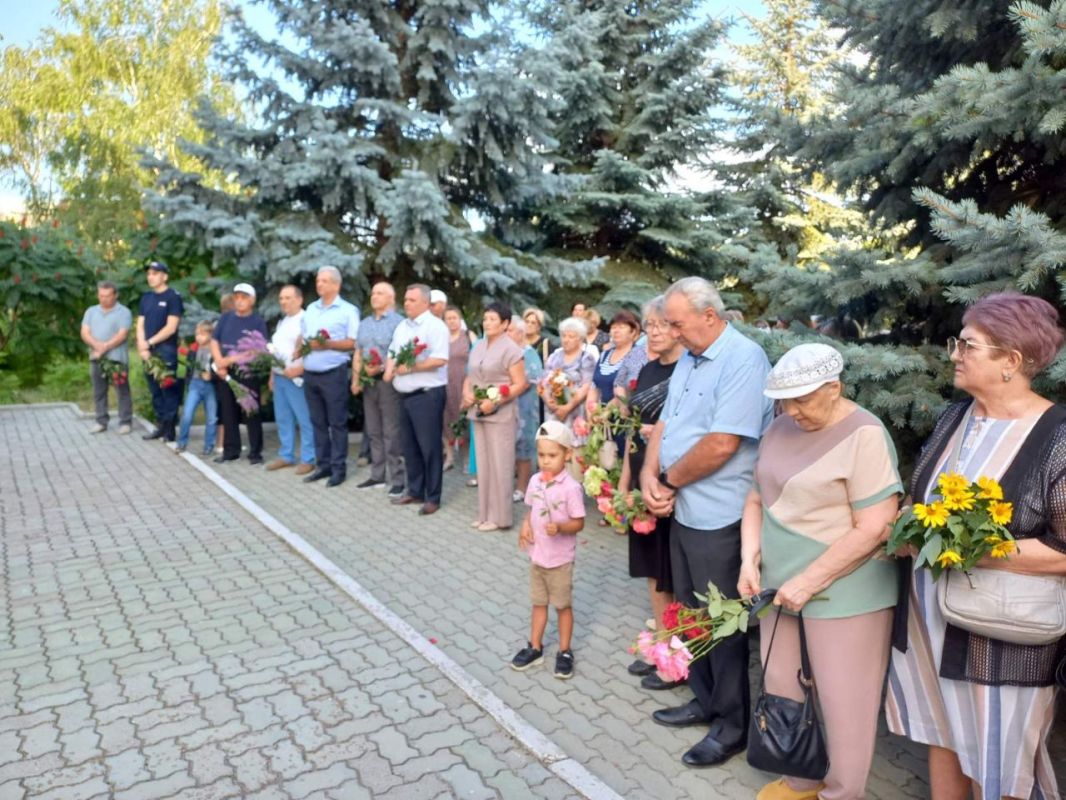В Дубоссарах и Цыбулевке сегодня почтили память жертв артобстрелов 6 июля 1992 года В Дубоссарах и Цыбулевке сегодня почтили память жертв артобстрелов 6 июля 1992 года