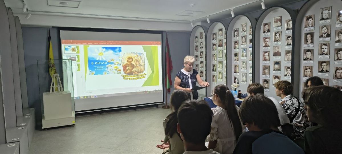В этот раз центральной темой стала и героическая страница истории нашего города В этот раз центральной темой стала и героическая страница истории нашего города