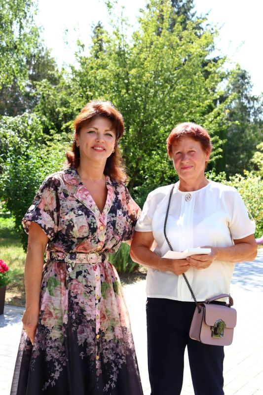 В Тирасполе прошло торжественное награждение заслуженных сотрудников Спецавтохозяйства В Тирасполе прошло торжественное награждение заслуженных сотрудников Спецавтохозяйства