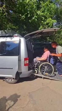 В самой большой службе такси Тирасполя появилась специальная машина для инвалидов-колясочников