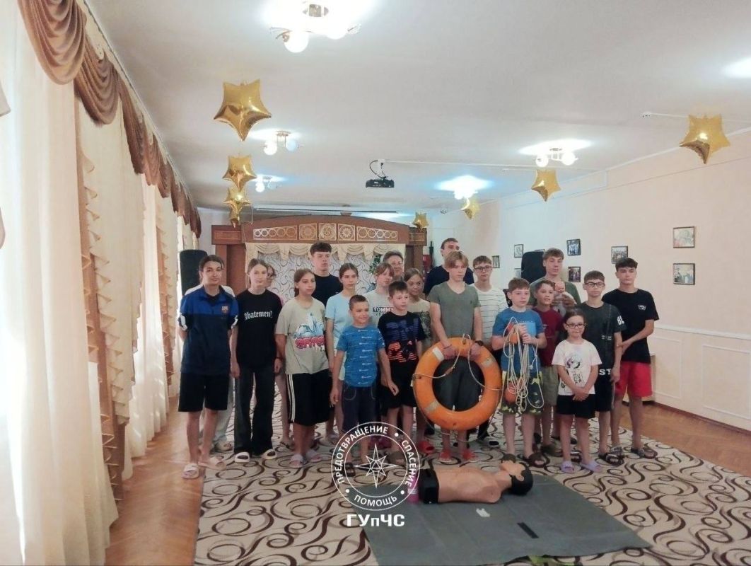 Безопасное лето. В рамках операции «Детский отдых» спасатели приехали в гости к воспитанникам Бендерского детского дома Безопасное лето. В рамках операции «Детский отдых» спасатели приехали в гости к воспитанникам Бендерского детского дома