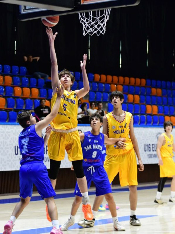 Молдавская сборная U16 вышла в плей-офф Евробаскета Молдавская сборная U16 вышла в плей-офф Евробаскета