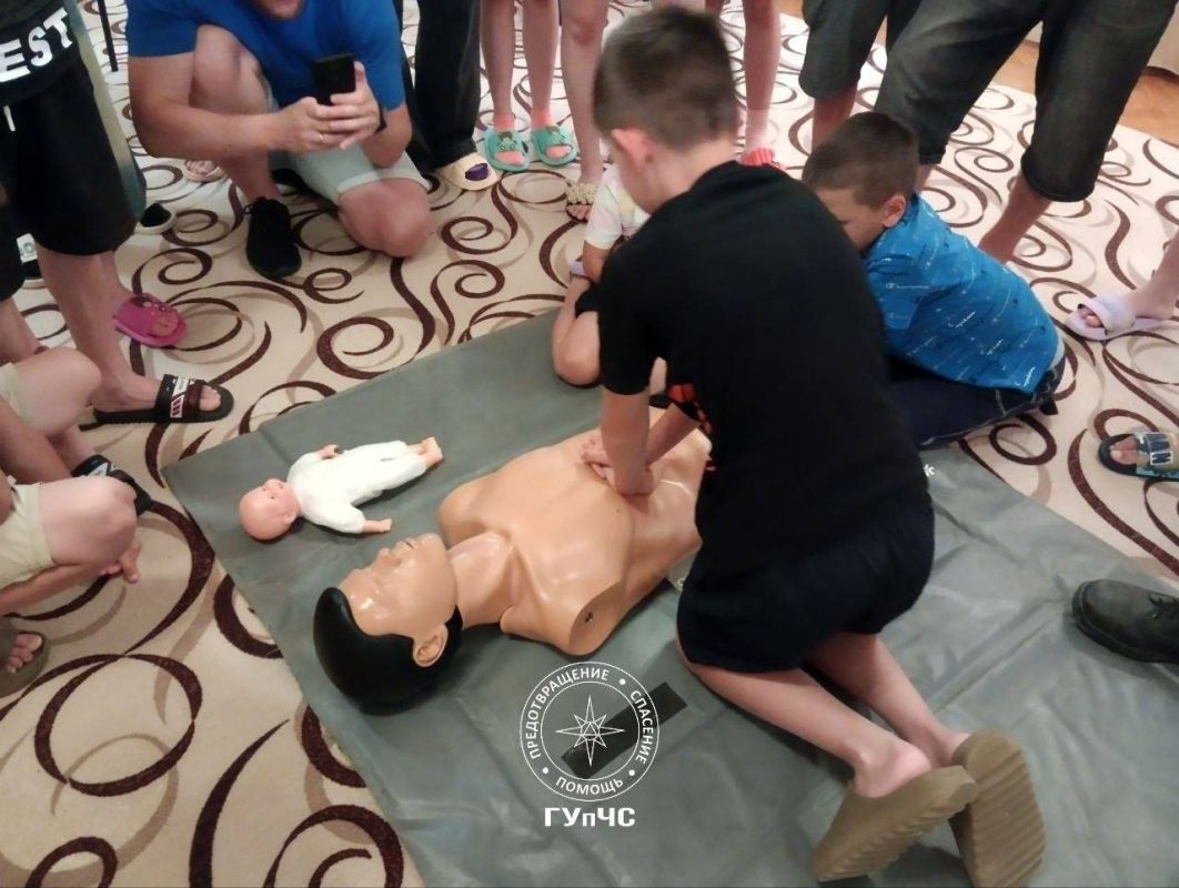 Безопасное лето. В рамках операции «Детский отдых» спасатели приехали в гости к воспитанникам Бендерского детского дома Безопасное лето. В рамках операции «Детский отдых» спасатели приехали в гости к воспитанникам Бендерского детского дома