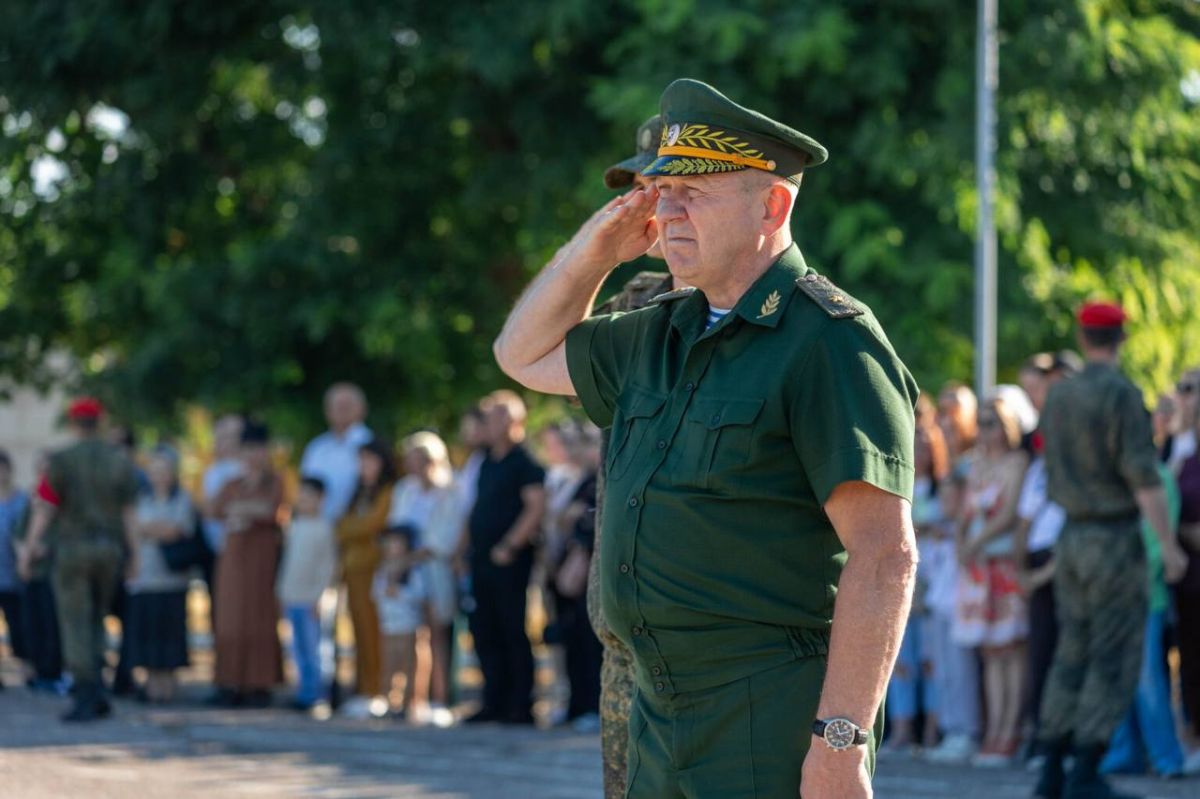 ВОЕННОСЛУЖАЩИЕ ПОПОЛНИЛИ АРМЕЙСКИЕ РЯДЫ ВОЕННОСЛУЖАЩИЕ ПОПОЛНИЛИ АРМЕЙСКИЕ РЯДЫ