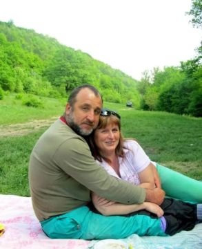 Их история любви началась в школьном спортзале, а продолжается уже больше сорока лет