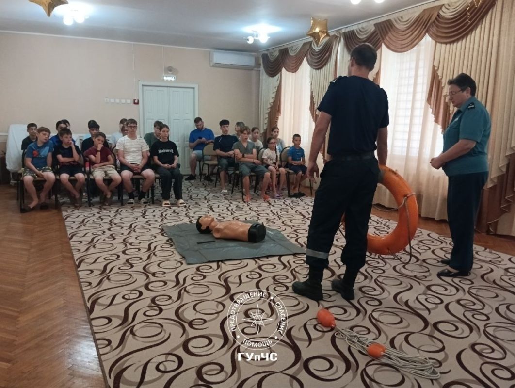 В рамках операции «Детский отдых» спасатели приехали в гости к воспитанникам Бендерского детского дома В рамках операции «Детский отдых» спасатели приехали в гости к воспитанникам Бендерского детского дома