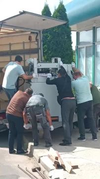 Остатки бендерского банкомата увозят как вещдок