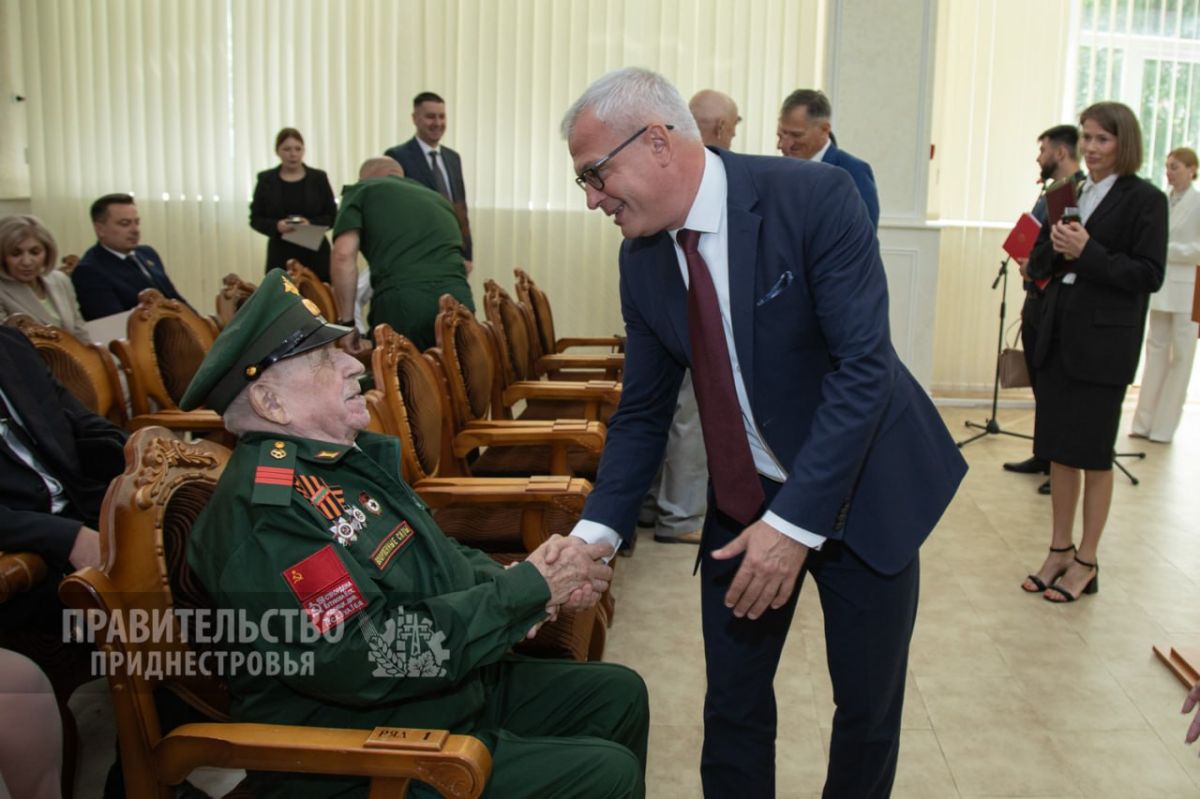 Ветеран Великой Отечественной войны Владимир Громов сегодня отмечает столетие Ветеран Великой Отечественной войны Владимир Громов сегодня отмечает столетие