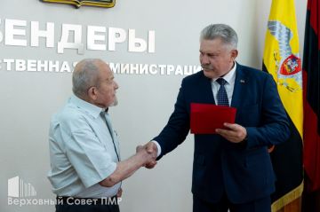 Почетный знак «За вклад в дело парламентаризма» – Николаю Шестакову