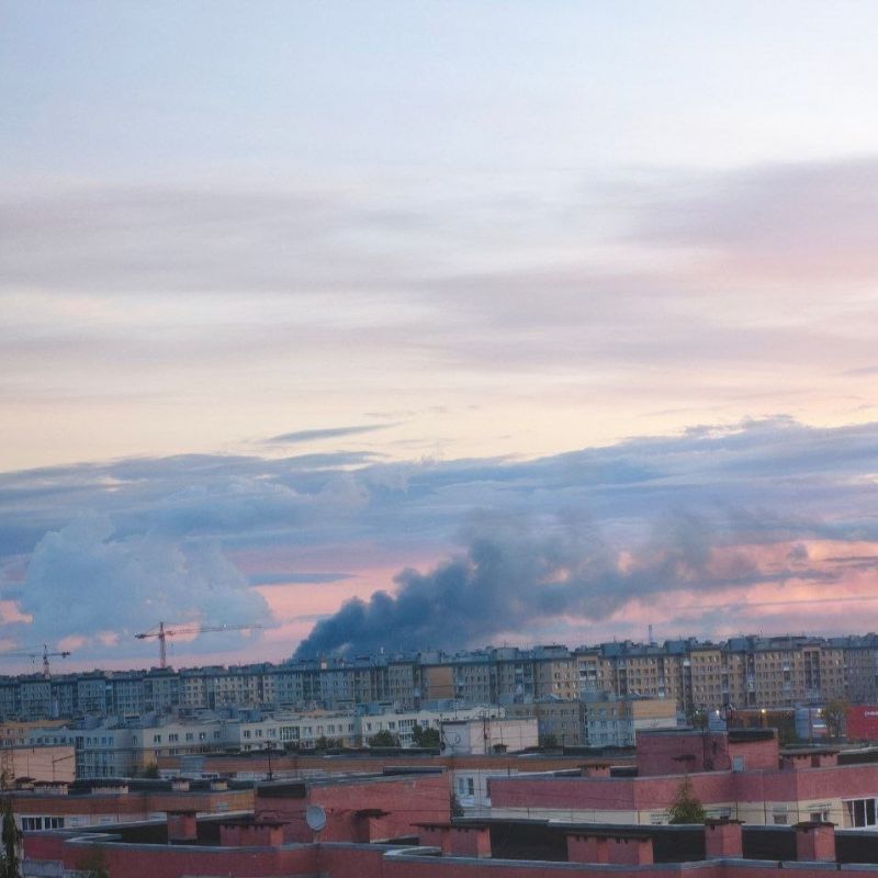 В Питере горит склад валберис после прилета бпла В Питере горит склад валберис после прилета бпла