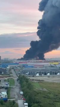 В Питере горит склад валберис после прилета бпла