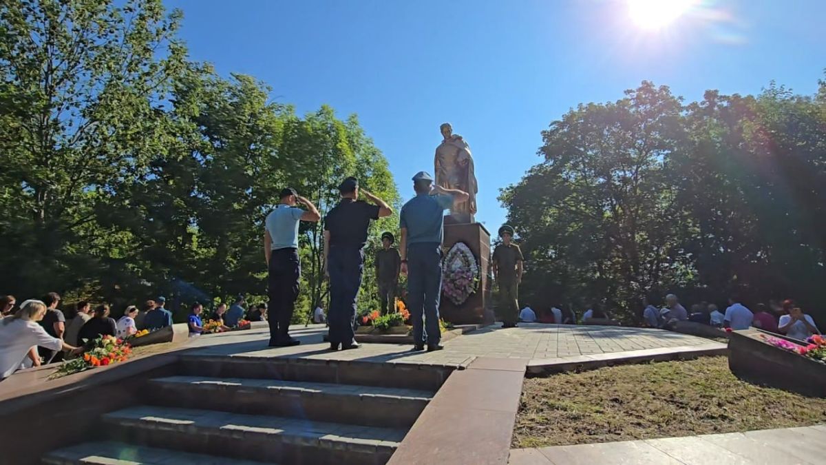 В Каменке почтили память жертв оккупации Каменского района в годы Великой Отечественной войны В Каменке почтили память жертв оккупации Каменского района в годы Великой Отечественной войны
