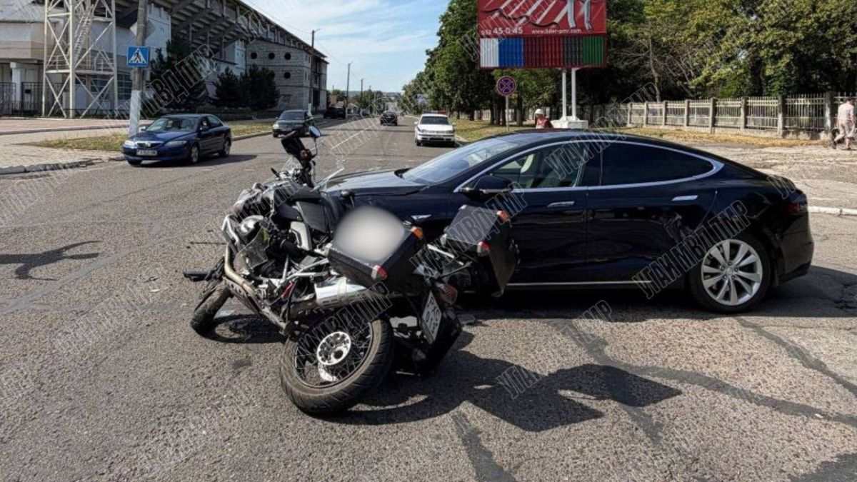 В Бендерах в ДТП пострадал мотоциклист В Бендерах в ДТП пострадал мотоциклист