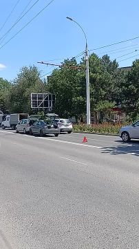 Две машины догнали друг друга на Бородинке