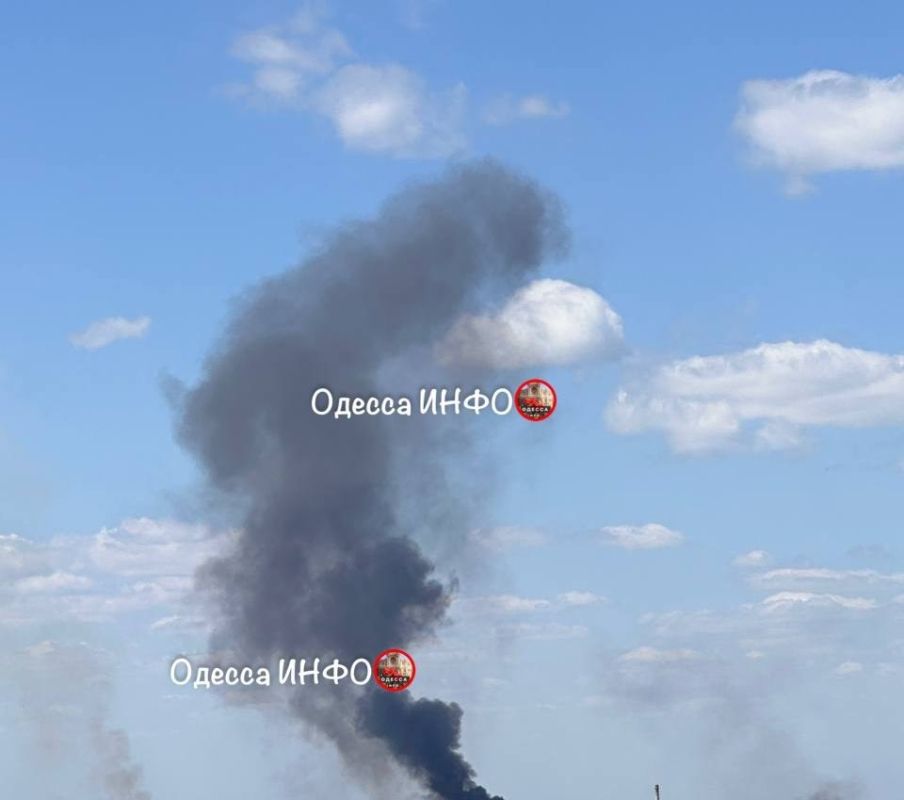 Кадры из Одессы после прилёта 9 крылатых ракет "Бандероль" Кадры из Одессы после прилёта 9 крылатых ракет "Бандероль"