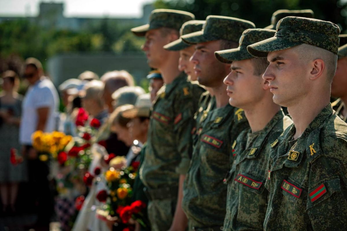 ДЕНЬ ПАМЯТИ ПОГИБШИХ И УМЕРШИХ ЗАЩИТНИКОВ ДЕНЬ ПАМЯТИ ПОГИБШИХ И УМЕРШИХ ЗАЩИТНИКОВ