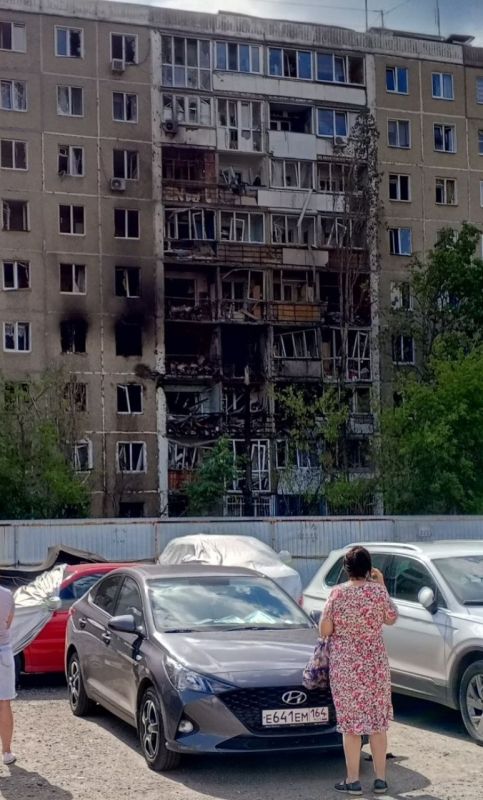 Комсомольский поселок в Саратове после атаки украинских БПЛА Комсомольский поселок в Саратове после атаки украинских БПЛА