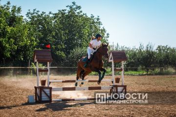 Двухдневные состязания по конкуру прошли в Тирасполе