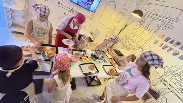 «Мама, я сегодня кондитер!» – в бендерской пекарне «Family Land» детям устроили интересную экскурсию за кулисы настоящей выпечки