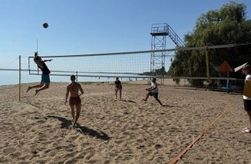 Волейболисты-пляжники провели репетицию перед чемпионатом ПМР