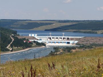 Уровень воды в Новоднестровском водохранилище на территории Украины, из которого питается Днестр, за сутки опять упал