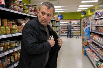 Хотел бесплатно пообедать.