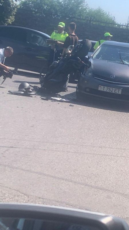 ДТП в Бендерах на Борисовке, мотоцикл ехал по главной, когда «Приус» выезжал с парковки