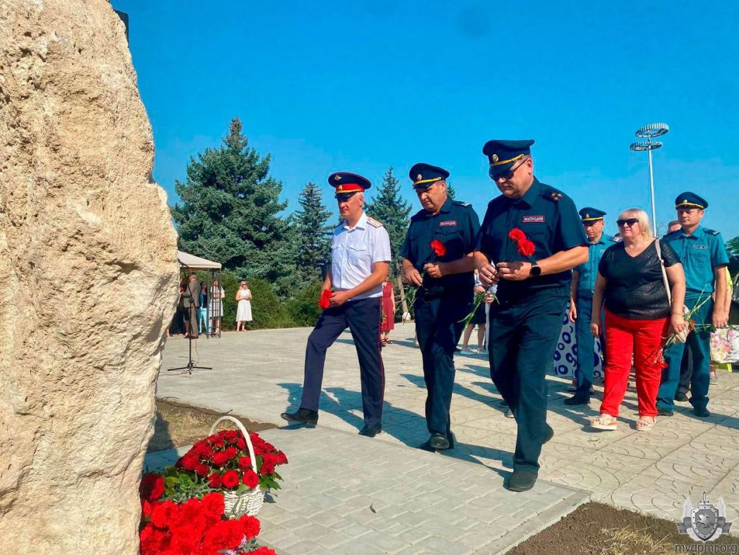 Разве можно такое забыть? В Рыбнице открыли памятный знак узникам гетто Разве можно такое забыть? В Рыбнице открыли памятный знак узникам гетто
