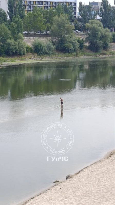 ВНИМАНИЕ:. В ближайшие несколько часов и вечером по республике ожидаются грозы, местами шквалистое усиление ветра до 15 метров в секунду ВНИМАНИЕ:. В ближайшие несколько часов и вечером по республике ожидаются грозы, местами шквалистое усиление ветра до 15 метров в секунду