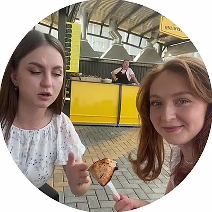Матчдэй начинается. Наши корреспонденты на фудкорте первыми попробовали фирменный шашлык от «Вкусномира» и заценили новинку – шаурму