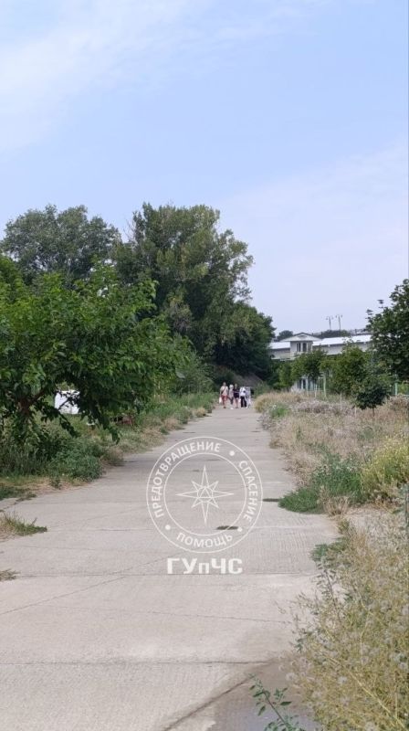ВНИМАНИЕ:. В ближайшие несколько часов и вечером по республике ожидаются грозы, местами шквалистое усиление ветра до 15 метров в секунду ВНИМАНИЕ:. В ближайшие несколько часов и вечером по республике ожидаются грозы, местами шквалистое усиление ветра до 15 метров в секунду