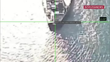Одесса новая подборка ударов по коммерческим судам реактивными БПЛА в акватории Черного моря