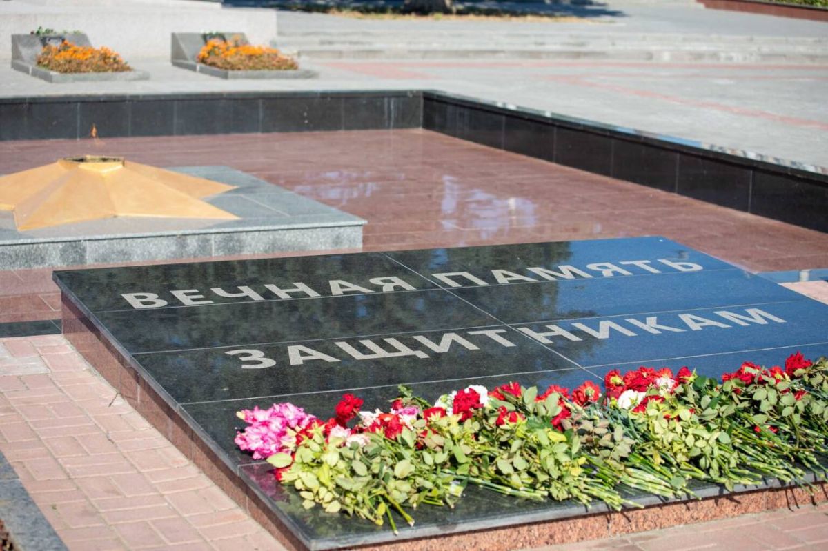 НА МЕМОРИАЛЕ СЛАВЫ ПОЧТИЛИ ПАМЯТЬ ЖЕРТВ ФАШИСТСКОЙ ОККУПАЦИИ
