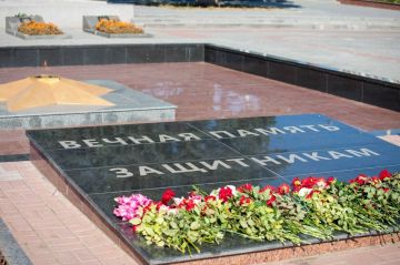 НА МЕМОРИАЛЕ СЛАВЫ ПОЧТИЛИ ПАМЯТЬ ЖЕРТВ ФАШИСТСКОЙ ОККУПАЦИИ