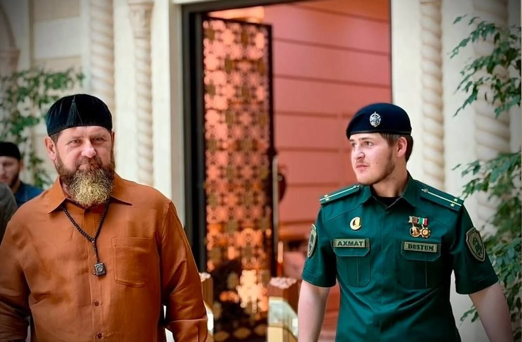 18-летний адам кадыров получил новое звание — лейтенант 18-летний адам кадыров получил новое звание — лейтенант