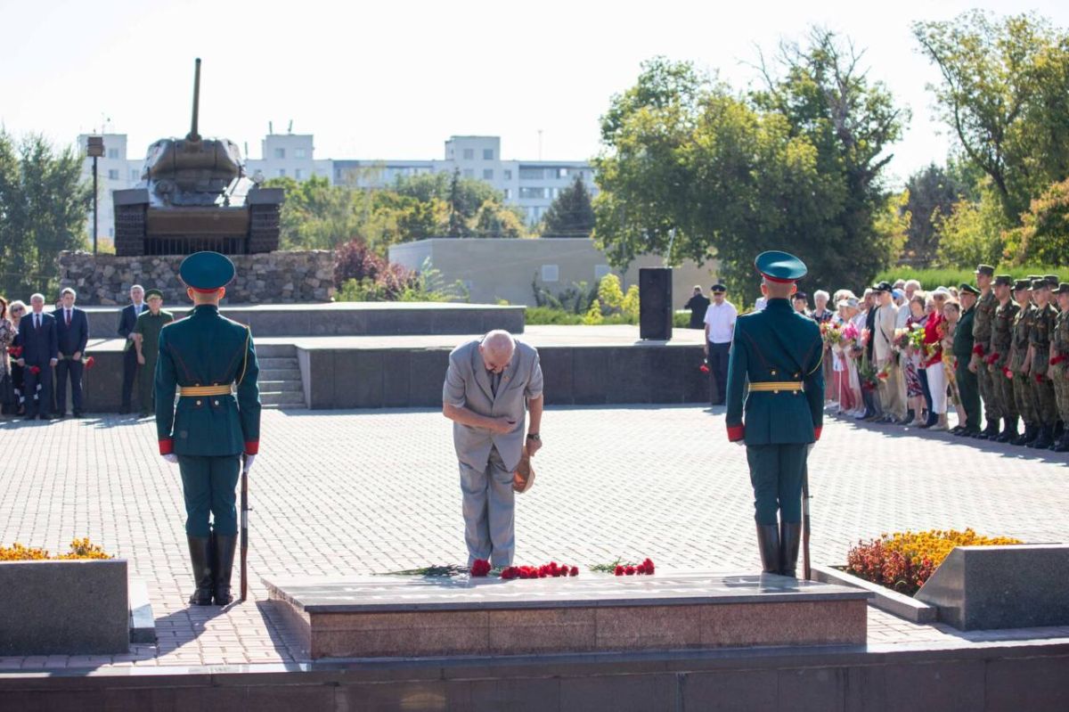 НА МЕМОРИАЛЕ СЛАВЫ ПОЧТИЛИ ПАМЯТЬ ЖЕРТВ ФАШИСТСКОЙ ОККУПАЦИИ НА МЕМОРИАЛЕ СЛАВЫ ПОЧТИЛИ ПАМЯТЬ ЖЕРТВ ФАШИСТСКОЙ ОККУПАЦИИ