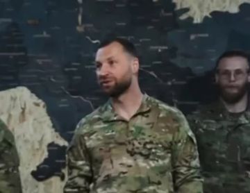 Влажные фантазии «Азова». Министр обороны Украины посетил «Азов», и на объективы камер попала настенная карта с геополитическими аппетитами украинских националистов