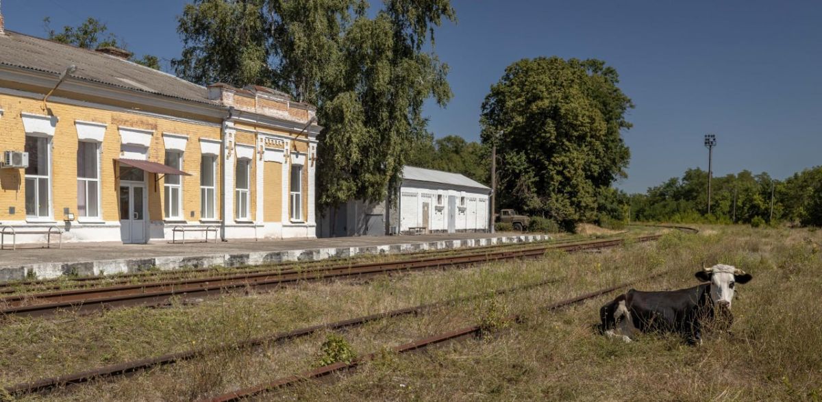 При упоминании этого населённого пункта, который существовал уже в конце XVIII века, в котором сегодня проживают около тысячи человек, нельзя не вспомнить о том, что село - приграничное При упоминании этого населённого пункта, который существовал уже в конце XVIII века, в котором сегодня проживают около тысячи человек, нельзя не вспомнить о том, что село - приграничное