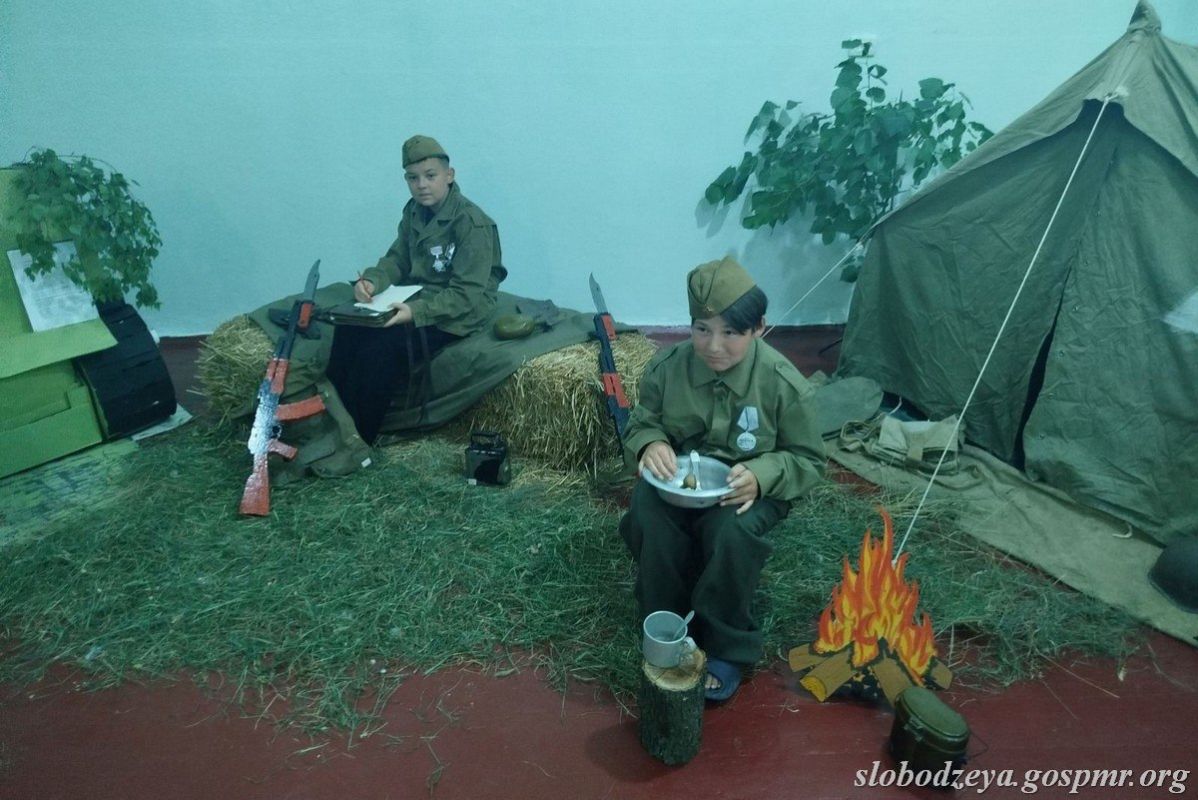 В Кицканах провели «Вахту памяти» для детей к 82-й годовщине начала Ясско-Кишинёвской операции В Кицканах провели «Вахту памяти» для детей к 82-й годовщине начала Ясско-Кишинёвской операции