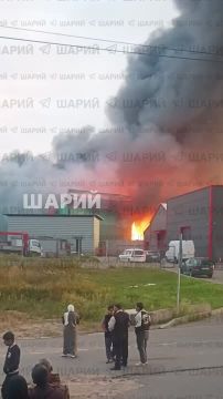 Кадры горящих «Зелёных складов» в Домодедово