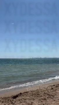 Вчера в Одессе на пляже Фонтанки дрон сбили прям в море