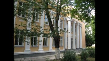 Искусство как призвание. 17 августа 1993 года при Бендерском теоретическом лицее был открыт художественный факультет