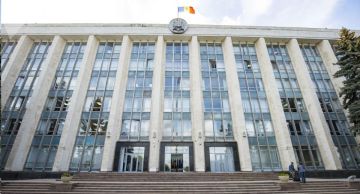 Бессарабская митрополия Румынской православной церкви предложила отдать им здание Правительства Молдовы, чтобы потом сдавать его в аренду