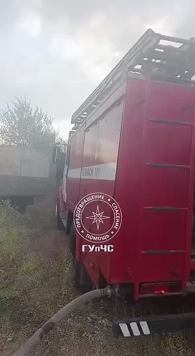 В столице в районе свалки крупное возгорание – горит сухая трава