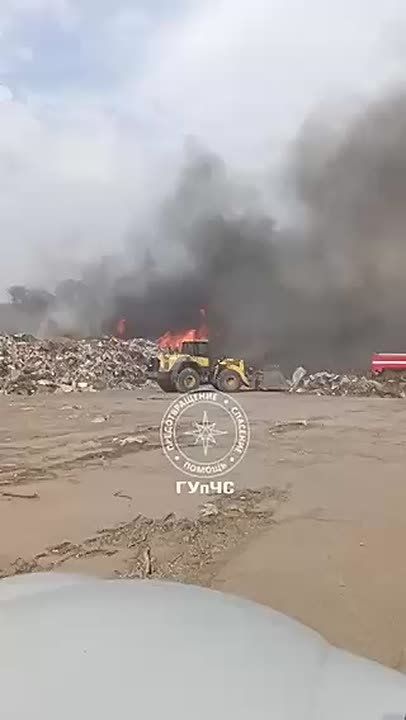 К месту пожара на Кировском стянули уже 8 пожарных расчётов