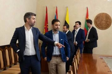 Испанские путешественники побывали в Верховном Совете
