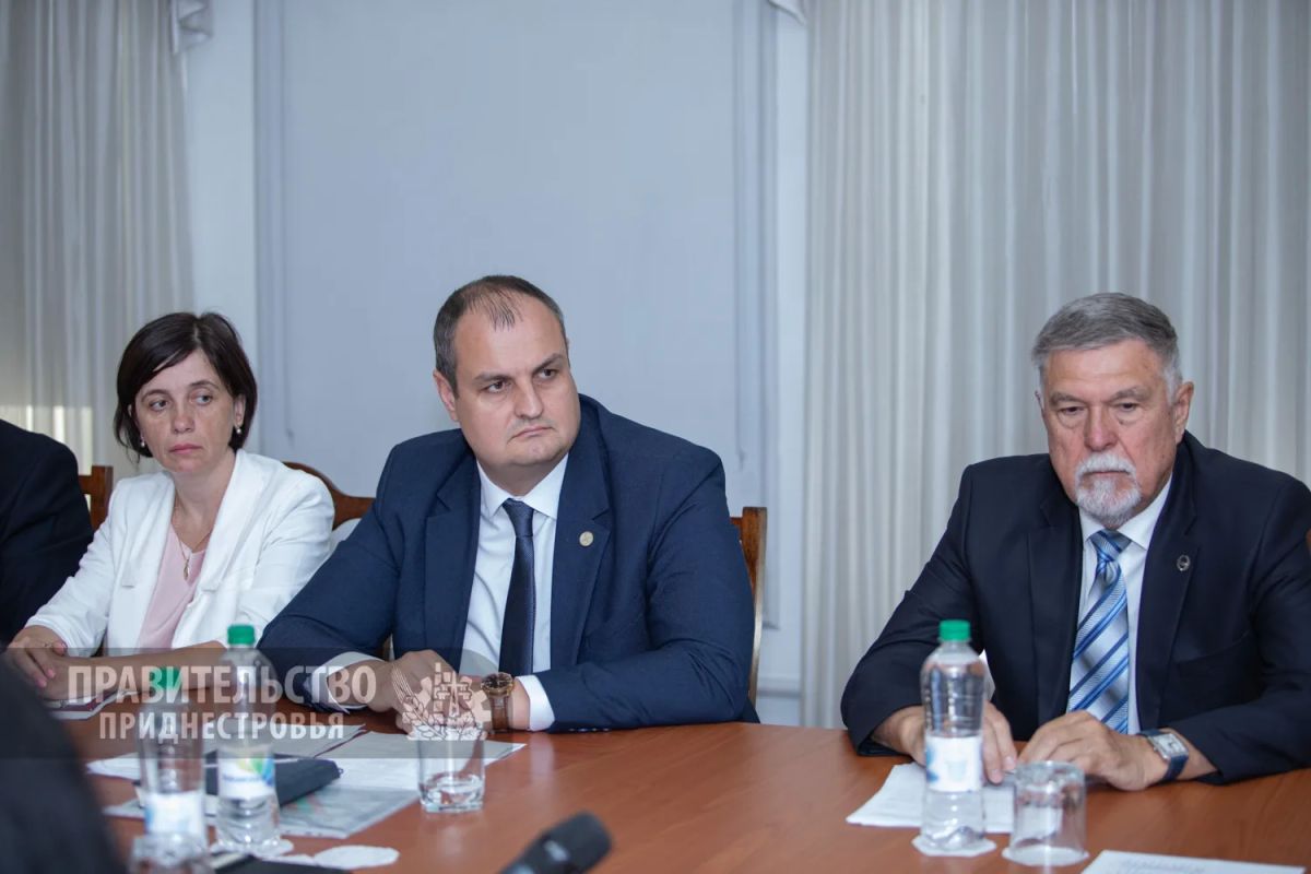 Виталий Нягу встретился с представителями Общеприднестровского народного форума Виталий Нягу встретился с представителями Общеприднестровского народного форума